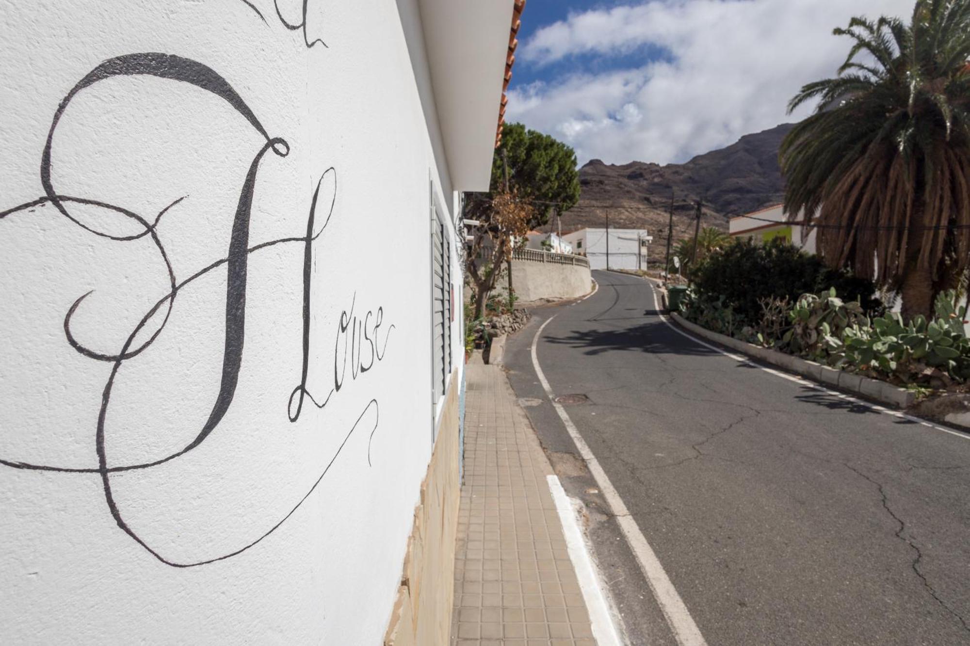 Lightbooking Gadi House Tasarte Terraza Y Barbacoa Exterior photo