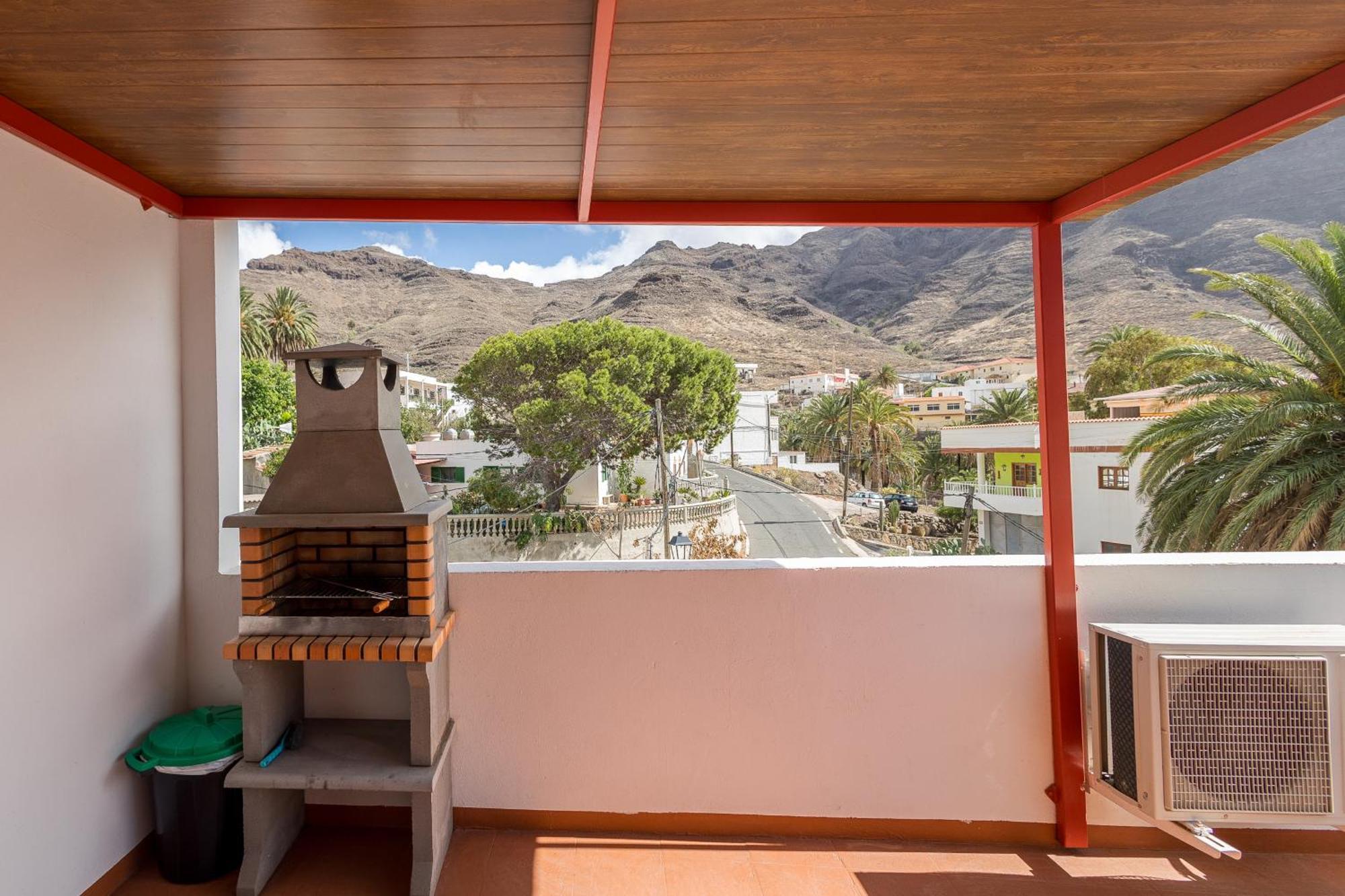 Lightbooking Gadi House Tasarte Terraza Y Barbacoa Exterior photo